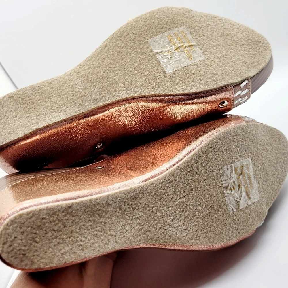 New Champagne Rhinestone Embellished Metallic Cusion Wedge Platform Sandals Sz 7